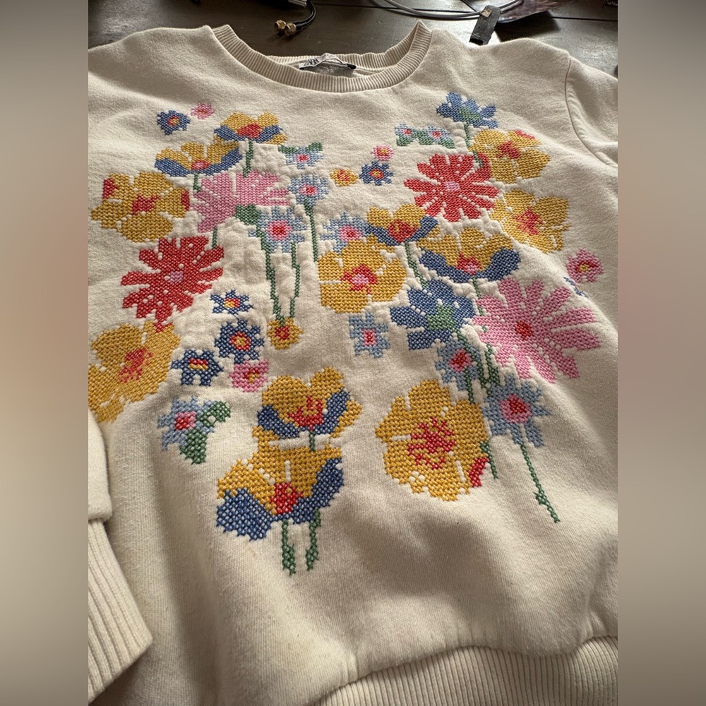 Zara cross stitch embroidery pullover - Picture 2 of 9